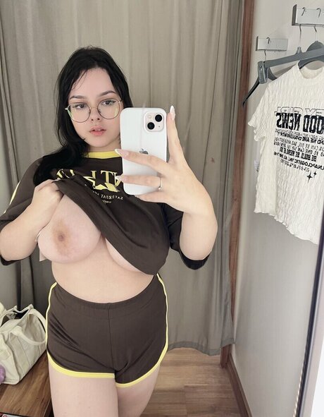 Maduu ASMR sex model pics