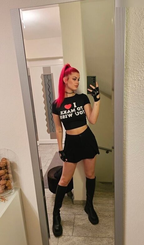 mirror selfie onlyfans nice gallery