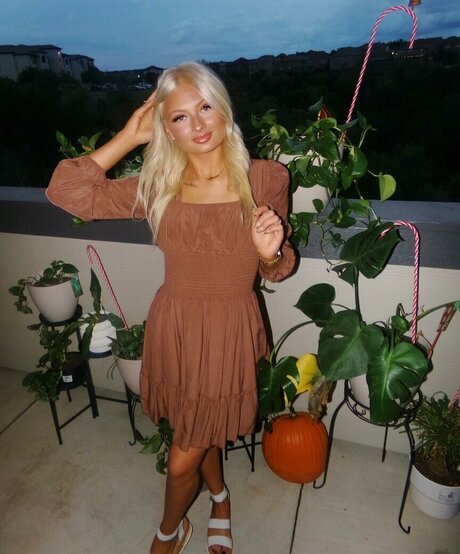 Alanna Kennedy model exclusive pic