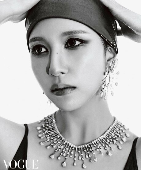 Mina Myoi model pictures