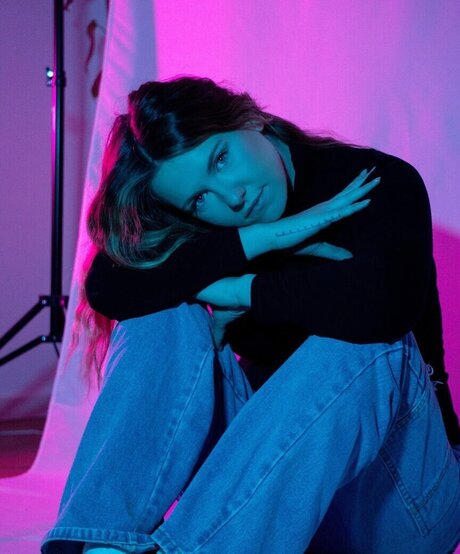 KellyMissesvlog nude star image