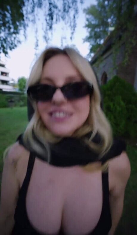 KellyMissesvlog star nice image