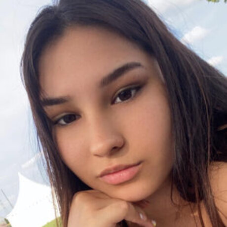 Adry Queen model free photos