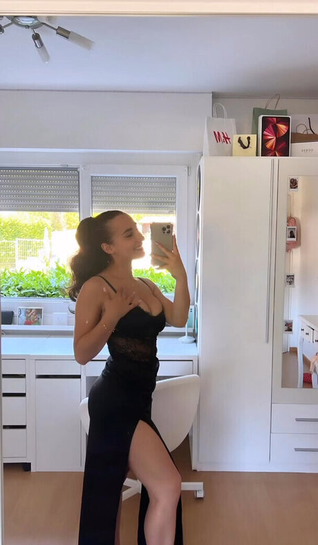 Joanachlips pornstar pretty pic