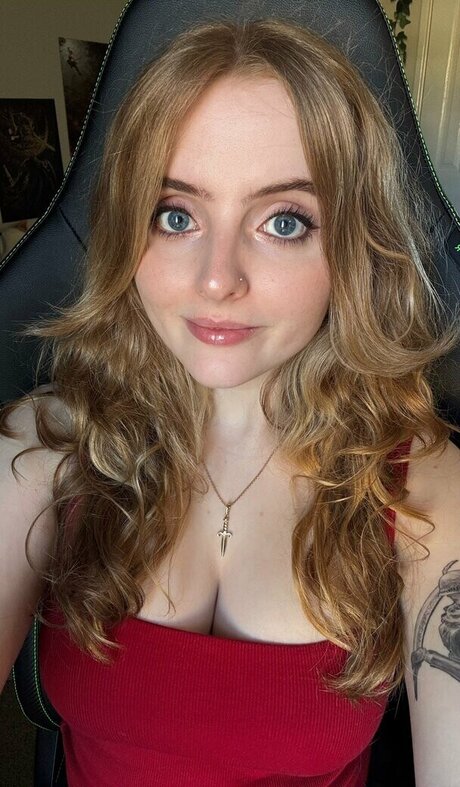 Krysttl pornstar photo