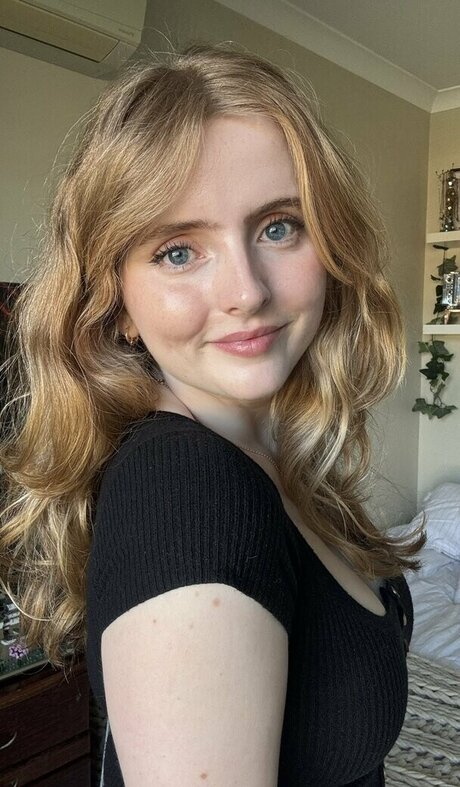 Krysttl star pornographic image