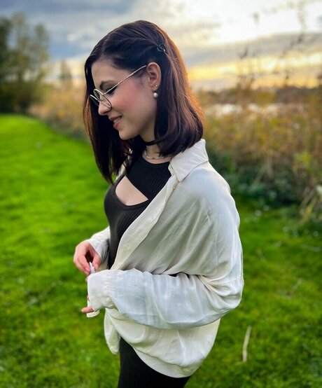 Katazuri model naked photo