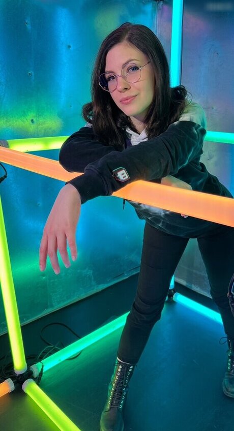 Katazuri model erotic pic