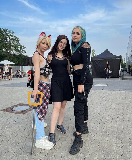 Katazuri naked model images