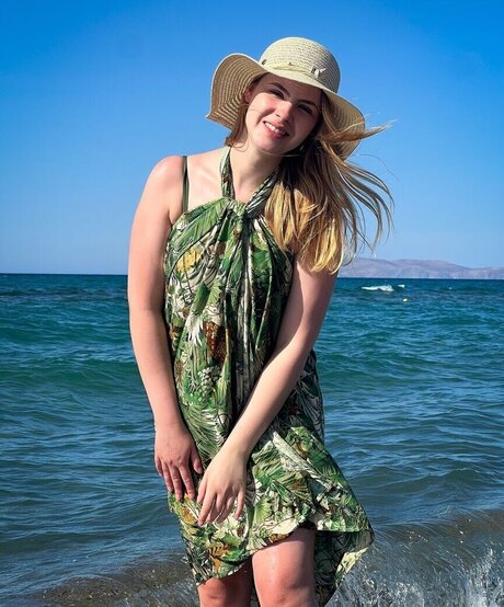 Katazuri model exclusive pic