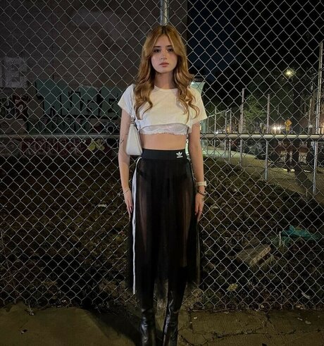 Emilykr0pp pornstar adult archive