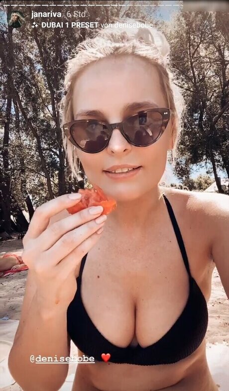 Jana Riva sexy model pics