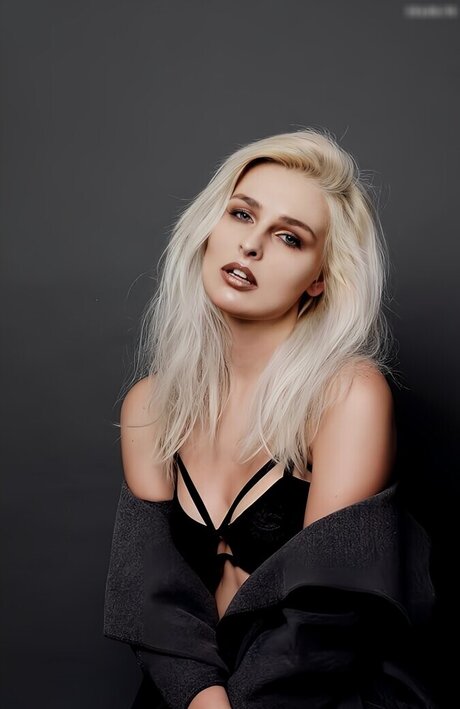 Jana Riva pornstar perfect picture