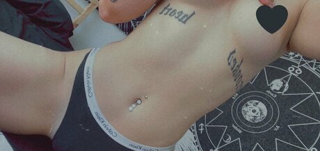 Ne0nprincess pornstar exclusive photo