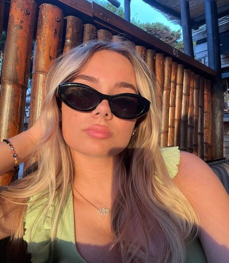 Snipsska naked star picture