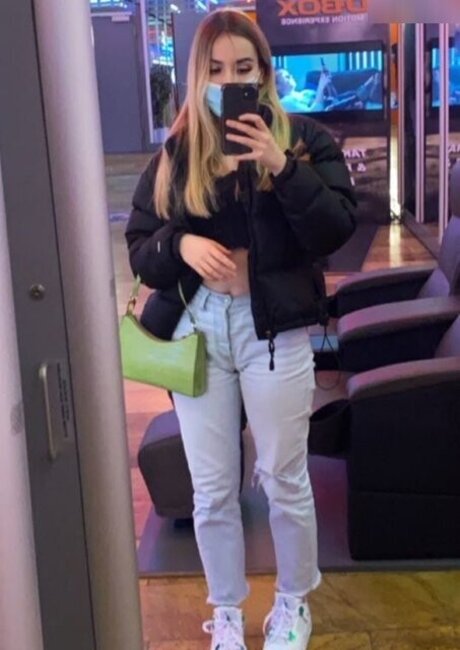 Snipsska star nude photos