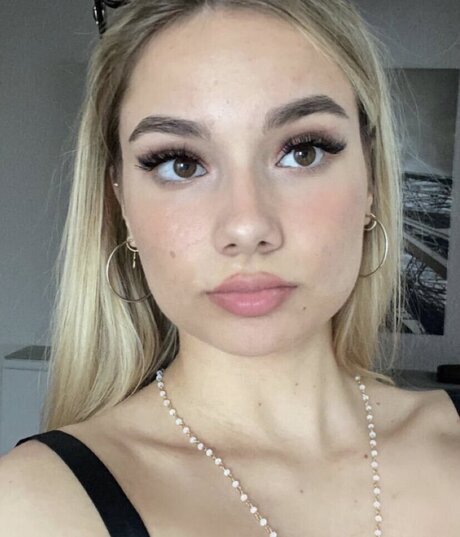 Snipsska pornstar art gallery