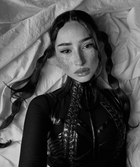 babyv1llain free actress images