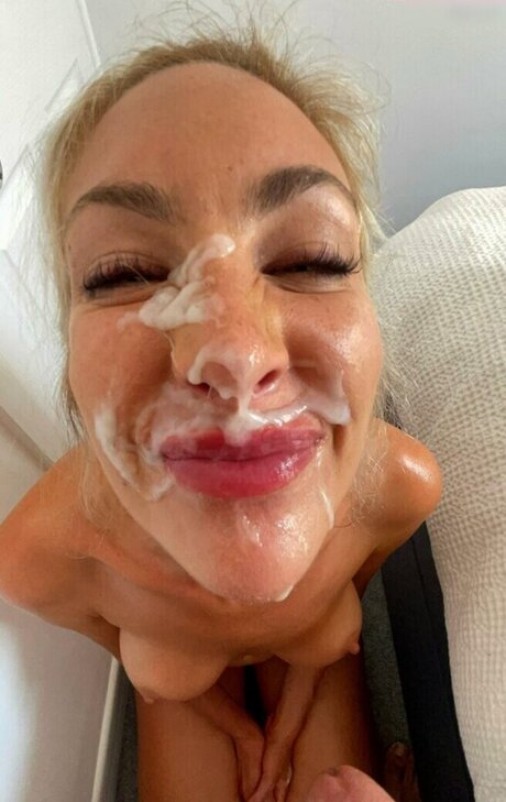 Lucie Tabitha naked pornstar pics