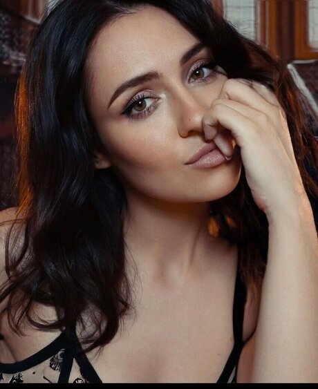 Regina Hixt pornstar pretty images