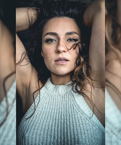 Regina Hixt art model pic