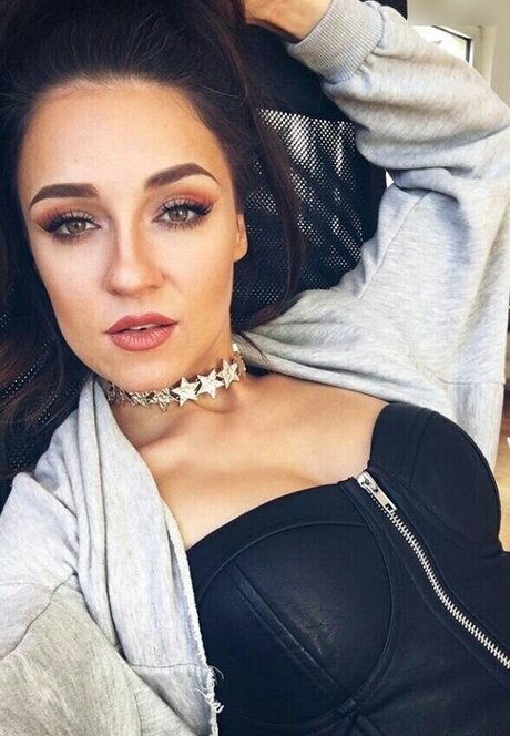 Regina Hixt model xxx archive