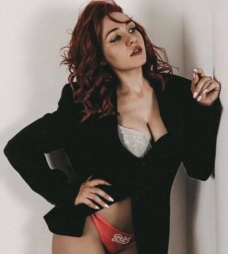 Regina Hixt nude star archive