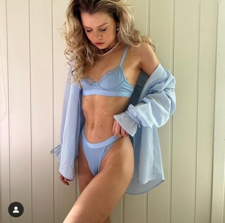 Lea Peach pornstar xxx img