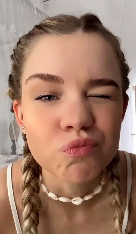 huge fake tits onlyfans pretty pictures