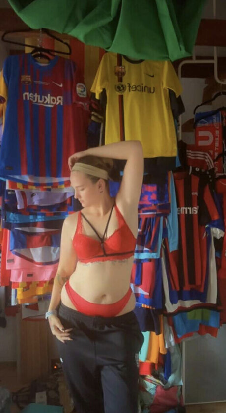 blueskyisfading model hot picture