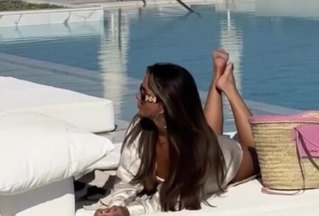 Jasmin Azizam star hot picture