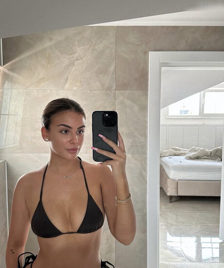 Jasmin Azizam top star pics