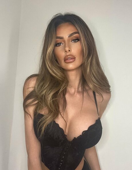 BrattyKiki beautiful model archive