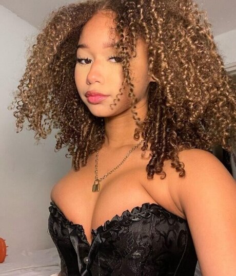 blonde masturbating onlyfans xxx archive