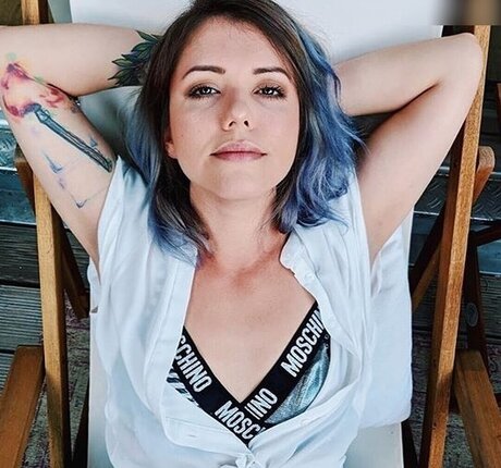 Malwanne pornographic actress pics