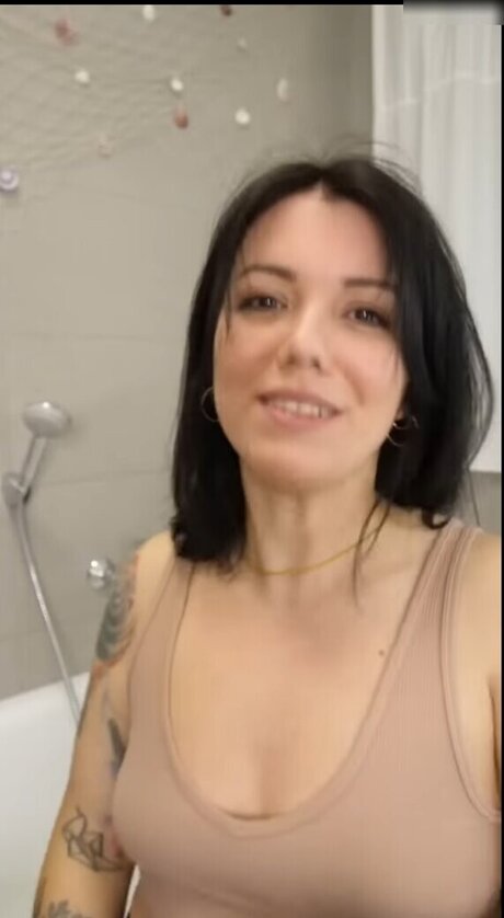 Malwanne sexy actress image