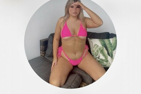 yourfavouritebrunette18 model pretty photos