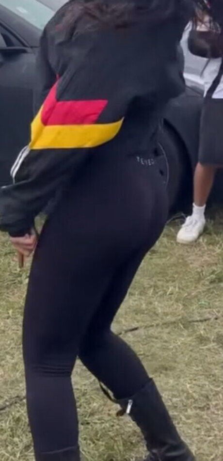 Emily Furz high quality model pics