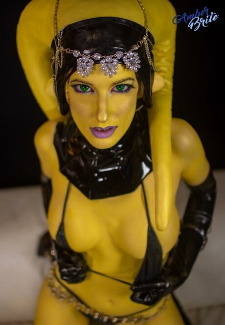 Amber Brite model pic