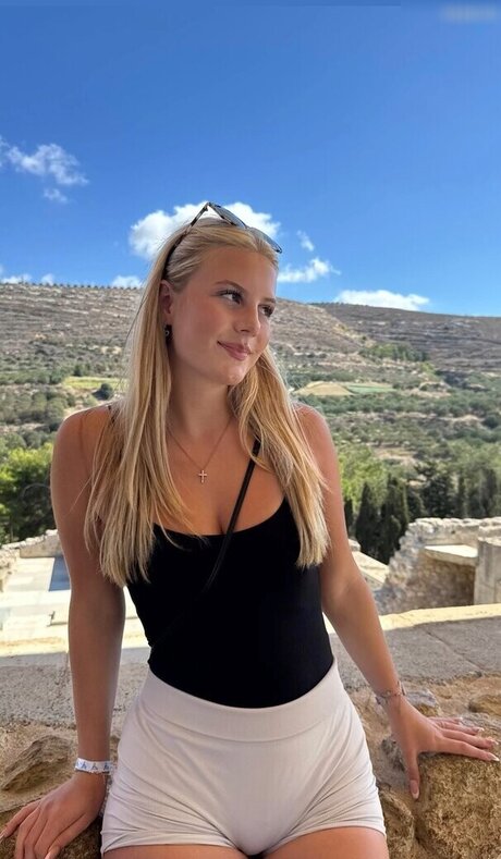 Luisa mnck perfect pornstar images