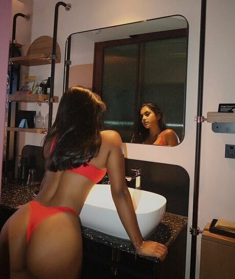 Shaniya Nisha erotic star pic