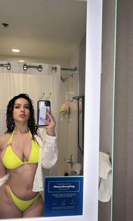 thick latina milf onlyfans sexy naked photos