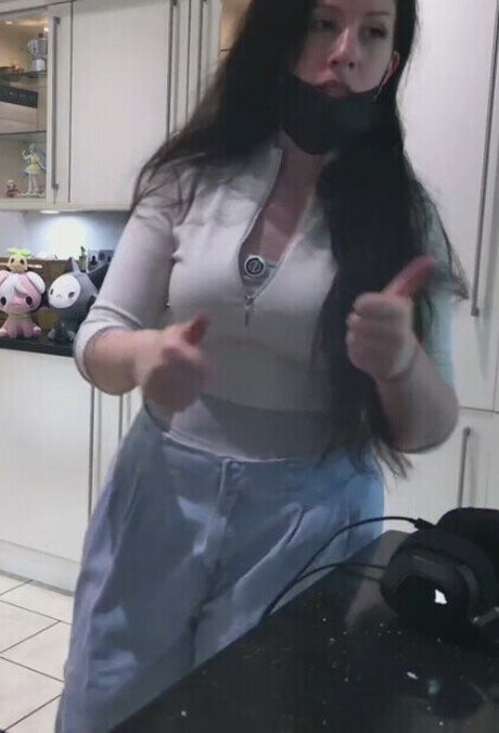 Dya Rikku model xxx photo