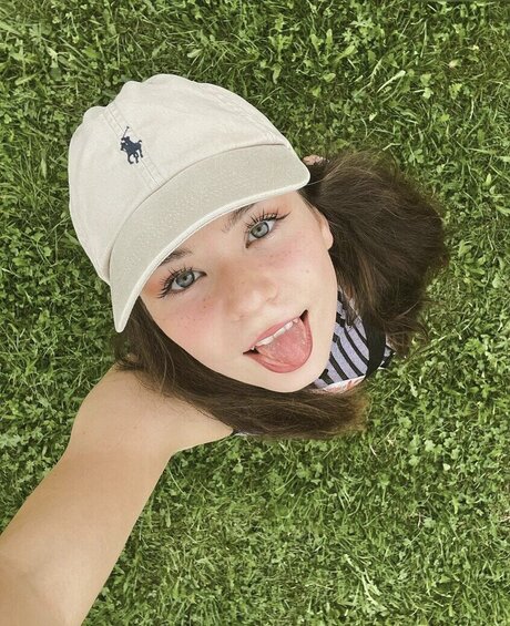 nadinebreaty model pretty pictures