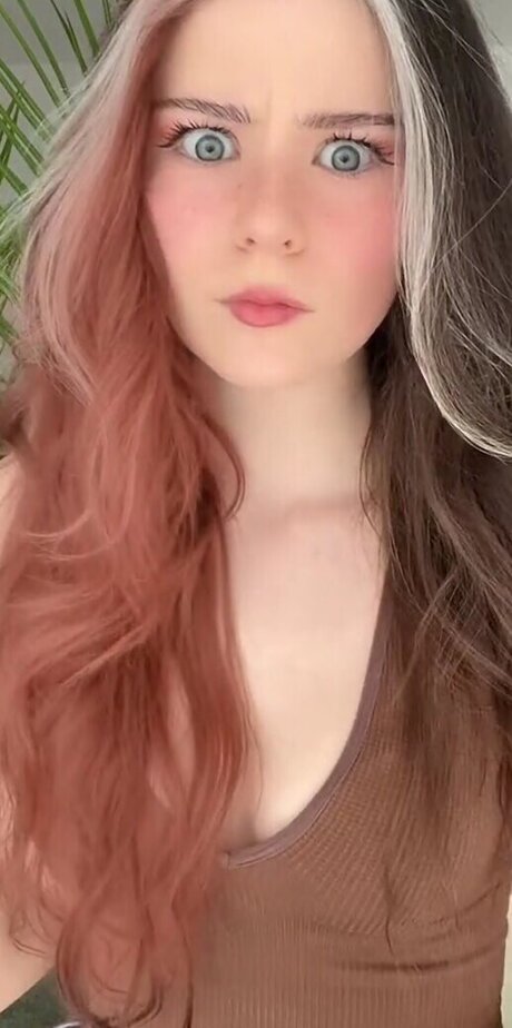 nadinebreaty model sexy picture