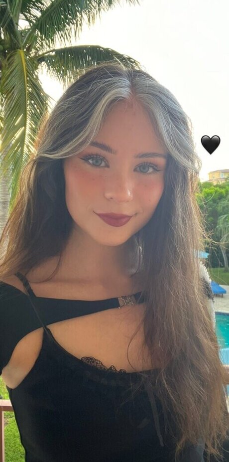 nadinebreaty nude star images