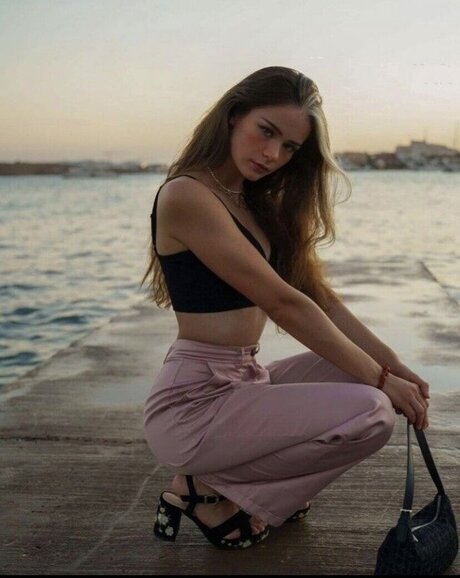 nadinebreaty xxx model pic