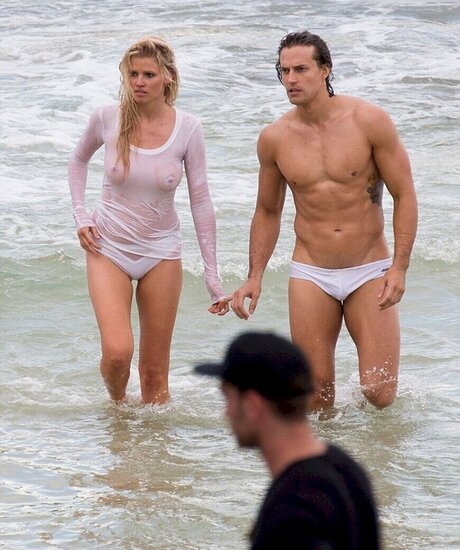 Lara Stone model nudes photo