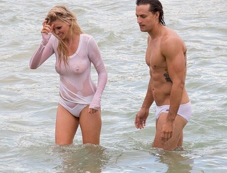 Lara Stone xxx actress image