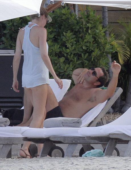 Lara Stone model nude photos